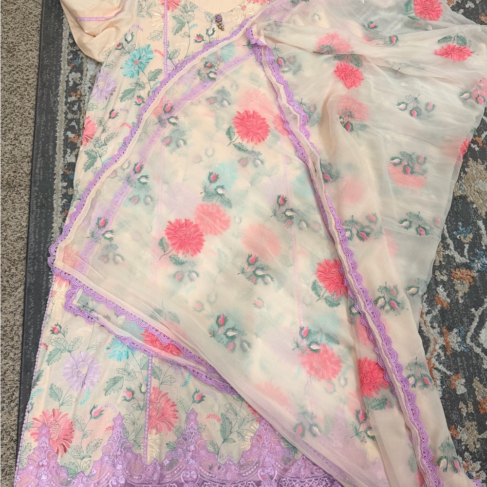 Embroidered Floral Pastel Kurta Set - Picture 10 of 13